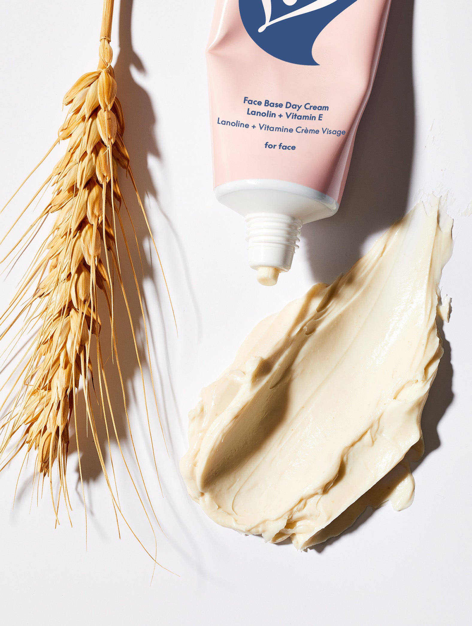 Lanolips Face Base Day Cream Lanolin + Vitamin E is made with whipped, creamy lanolin texture. With soothing oatmeal & vitamin E.