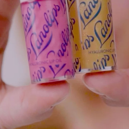 A video with a mixture of montage of model and still shots of the new Lanolips Hyaluronic Lip Oil comes in two shades: Raspberry and Honey. Infused with the perfect blend of lanolin and hyaluronic acid, this lip oil quenches and nourishes your lips like never before.
